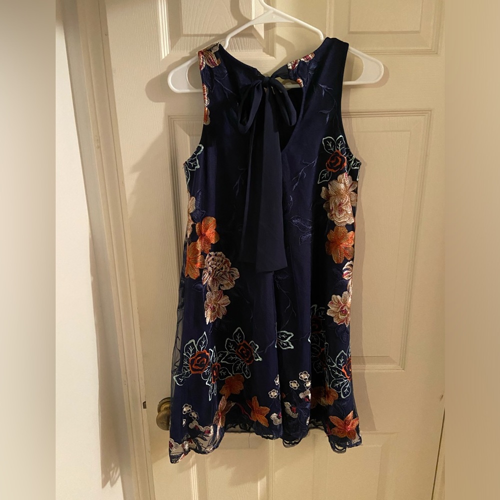 Dress - Picture 2 of 3